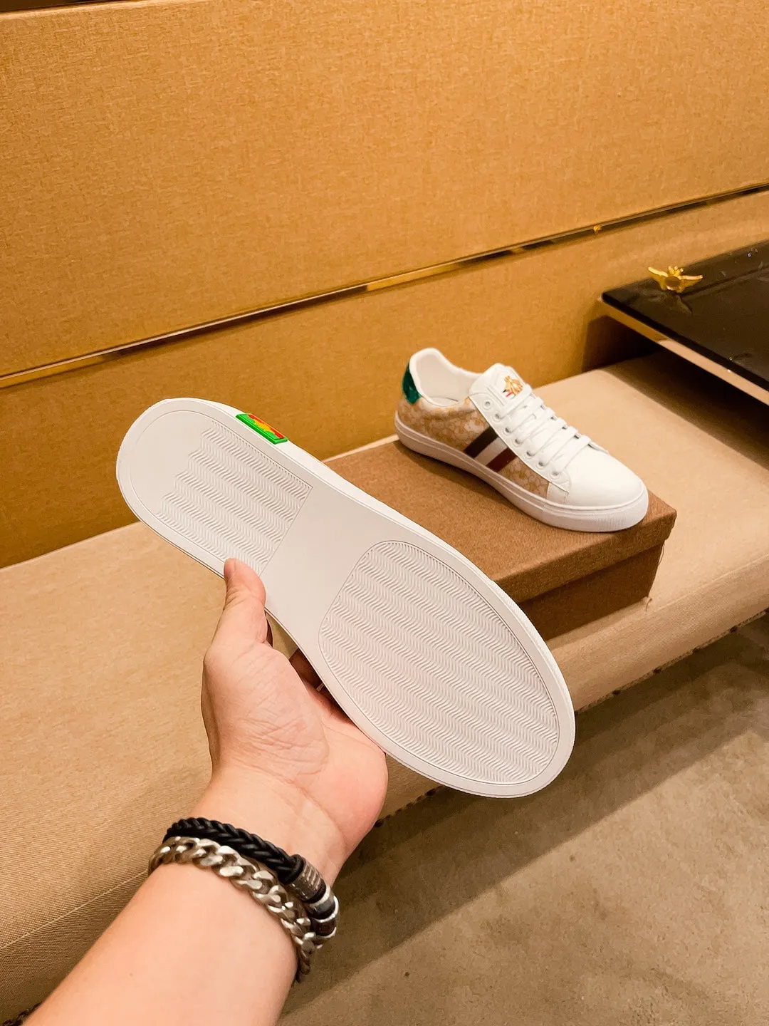GG ACE EMBROIDERED BEE BEIGE LEATHER