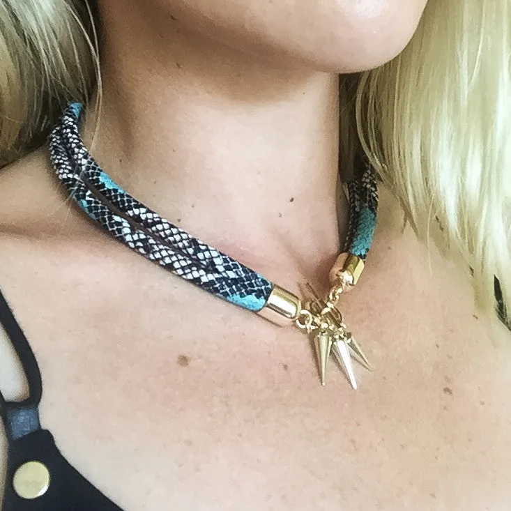 Two-in-one turquoise snake-effect leather choker-double bracelet