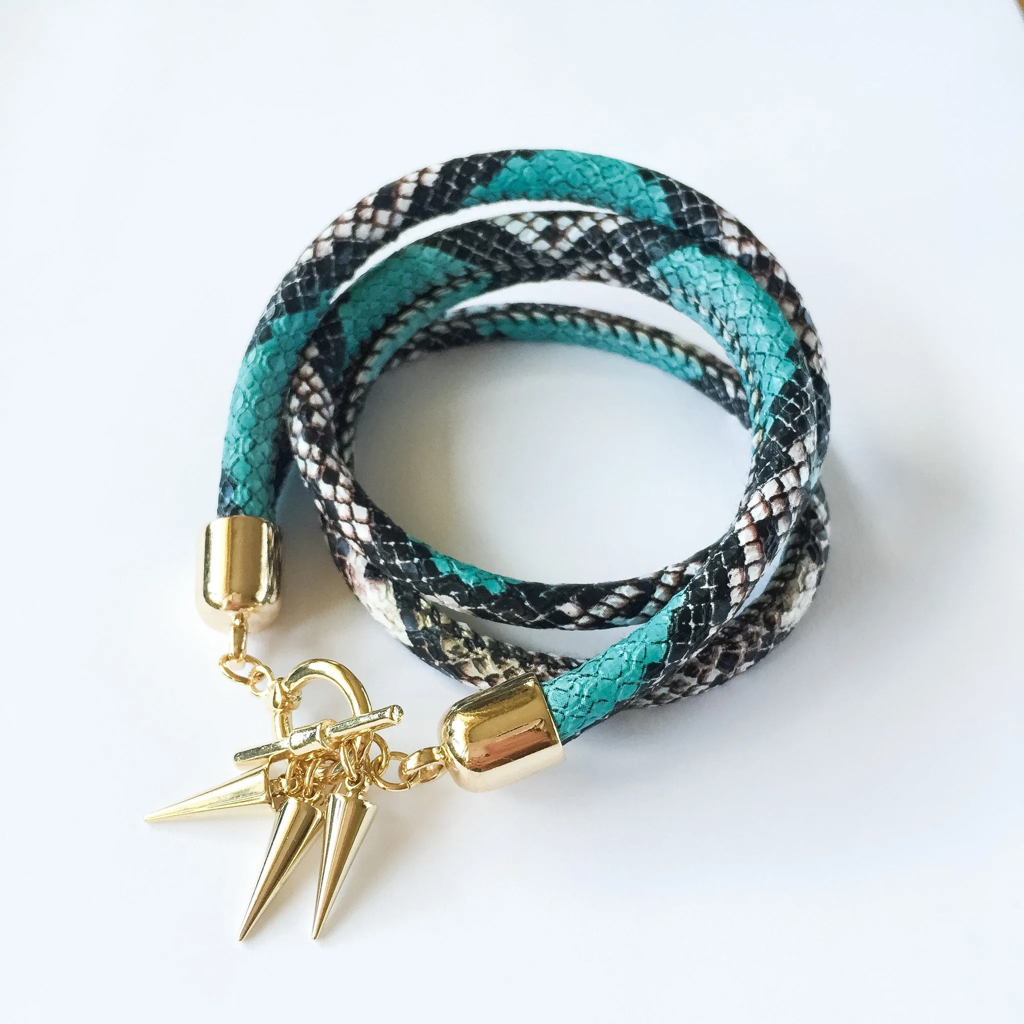 Two-in-one turquoise snake-effect leather choker-double bracelet